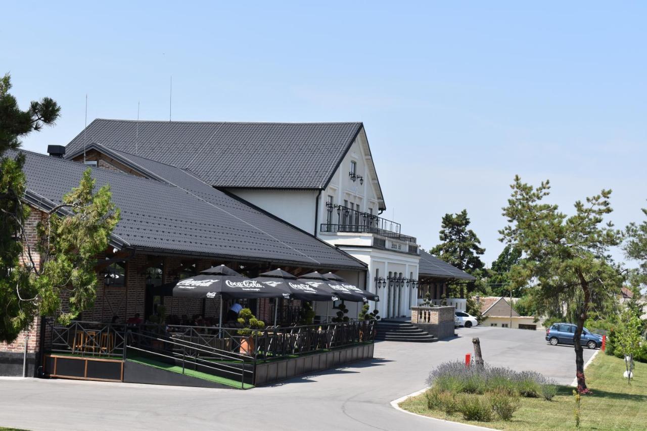 Helvecija 1880 Otel Vrsac Dış mekan fotoğraf